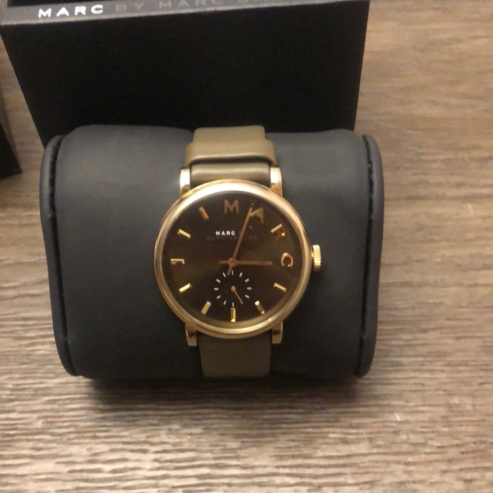 Marc jacobs female watch